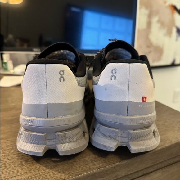 On Cloud Running Cloudmonster Sneakers - Men’s size 10 - Grey and White - Picture 4 of 16